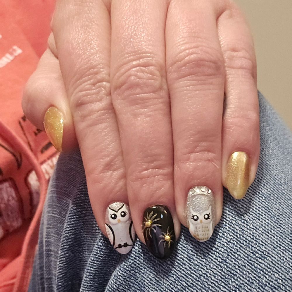 Black and gold nail art