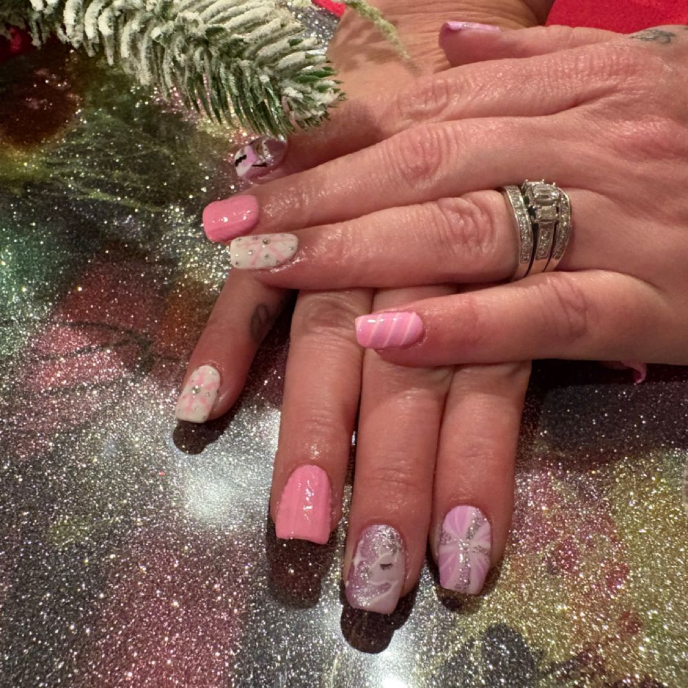 Holiday nail art